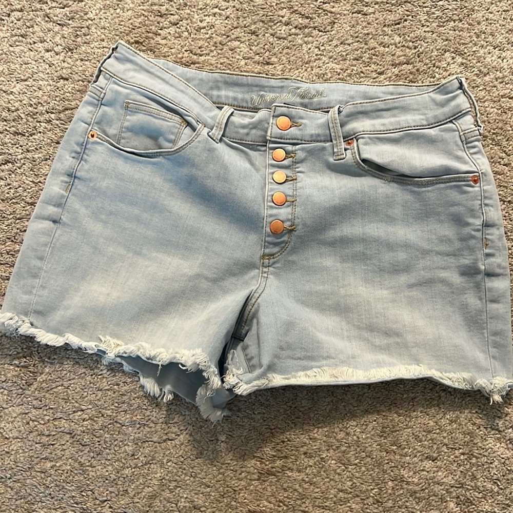 Light wash Jean Short